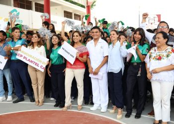 Ana Paty Peralta atestiguó la inauguración del nuevo domo del CONALEP Cancún III