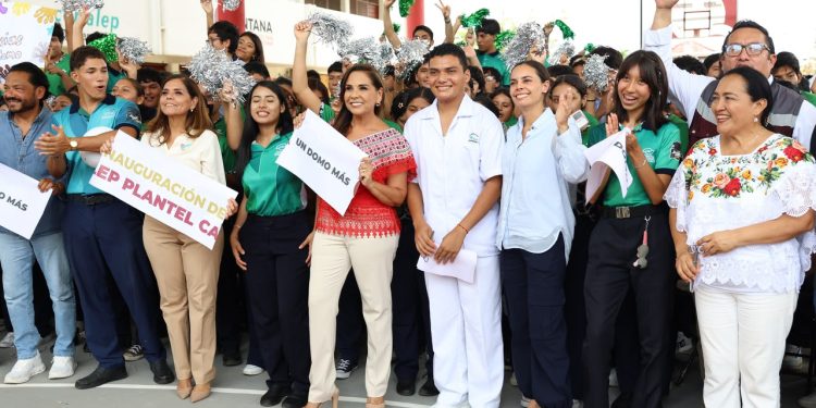 Ana Paty Peralta atestiguó la inauguración del nuevo domo del CONALEP Cancún III