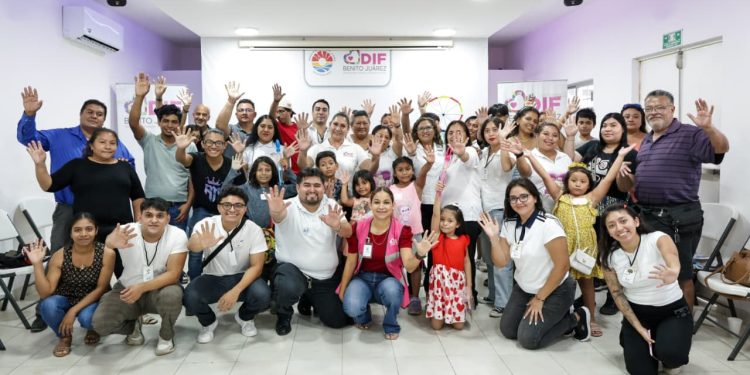 DIF Benito Juárez realiza el taller “Buen Trato en Familia en tu Colonia”, en el fraccionamiento Hacienda Real del Caribe