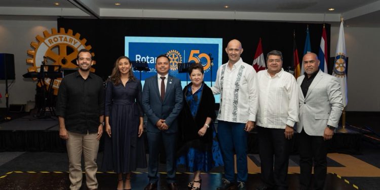 Celebran el 50 Aniversario del Club Rotario Cancún