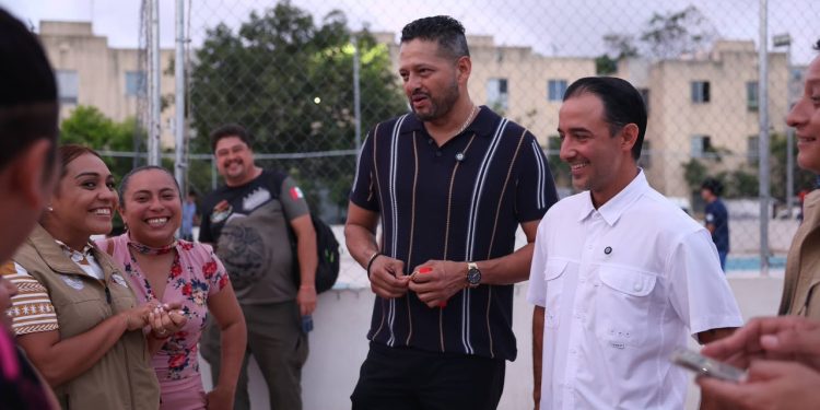 Instalan nuevo sistema de iluminación en las canchas del Deportivo Galápagos