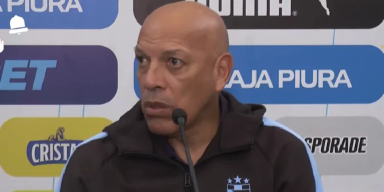 Roberto Mosquera explica el silencio en fichajes de Sporting Cristal