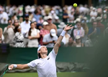 Premio para Ignacio Buse tras avanzar en Wimbledon 2026