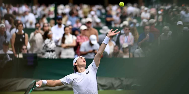 Premio para Ignacio Buse tras avanzar en Wimbledon 2026