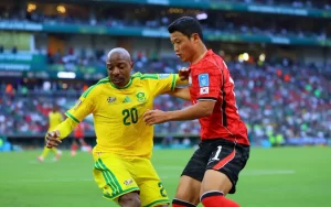 Thapelo Maseko celebra el gol que clasificó a Sudáfrica a la ronda eliminatoria del Mundial 2026