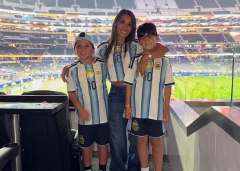 Antonela Roccuzzo compartió foto familiar tras gol de Messi en el Mundial