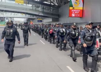 Refuerzan el AICM con antimotines previo al Mundial por protestas de la CNTE