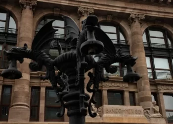 Banxico mantiene la tasa de interés en 6.5% y pausa recortes