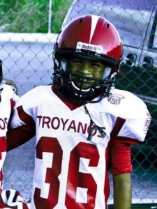 Elijah Arroyo inspira a jóvenes jugadores en Cancún