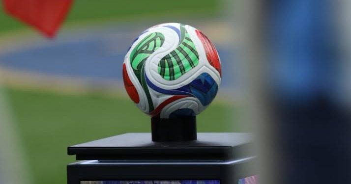 Stephen Eustaquio celebra el gol que clasificó a Canadá a los octavos de final del Mundial 2026.