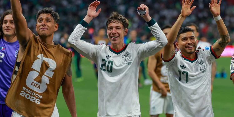 México golea a Chequia y asegura el liderato del Grupo A en el Mundial 2026.