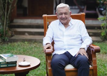 “Buscan fortalecer a la oposición”: AMLO lanza mensaje de respaldo a Sheinbaum