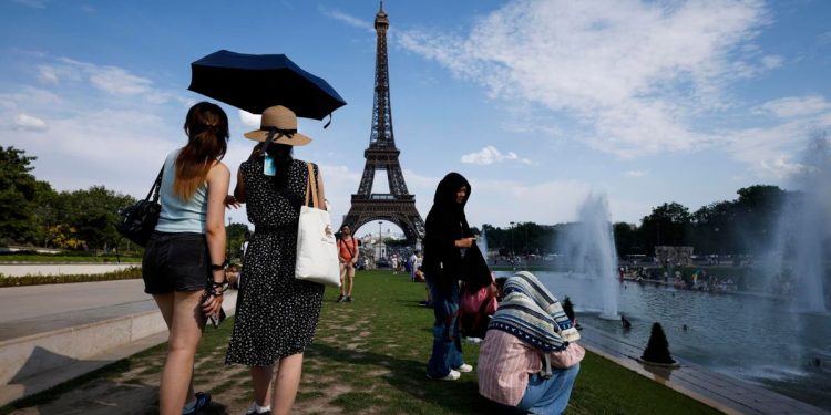 Francia suma mil muertes adicionales por la intensa ola de calor
