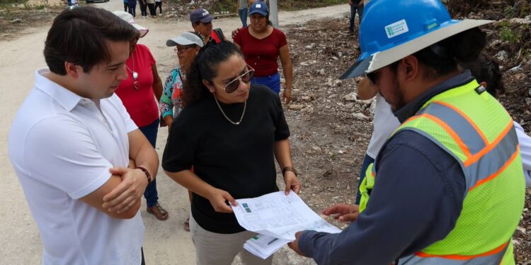 Avanza electrificación de la Colonia México para beneficiar a 204 habitantes