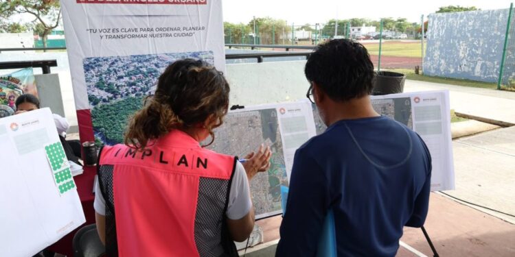 Más de 130 trámites y descuentos benefician a familias en Cancún