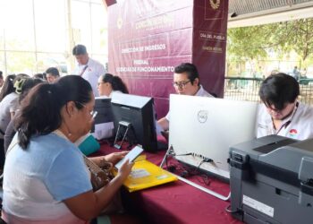 Ciudadanos aprovechan más de 130 servicios en Día del Pueblo
