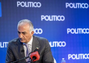 Irán imputa al hijo del derrocado sah por terrorismo