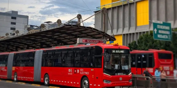 Cierres masivos en el Metrobús CDMX por México vs Inglaterra