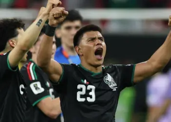 Jesús Gallardo recibe serenata con mariachis tras Mundial 2026