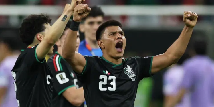 Jesús Gallardo recibe serenata con mariachis tras Mundial 2026
