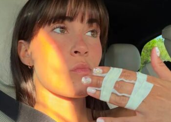 Aitana se rompe un dedo antes de su concierto en Zaragoza