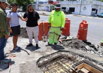 Ayuntamiento de Benito Juarez atiende reportes ciudadanos con limpieza de basureros clandestinos y reparacion de alcantarillas
