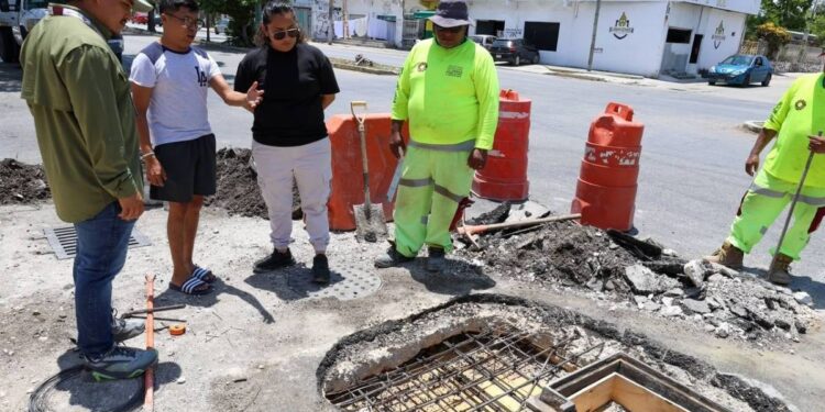 Ayuntamiento de Benito Juarez atiende reportes ciudadanos con limpieza de basureros clandestinos y reparacion de alcantarillas