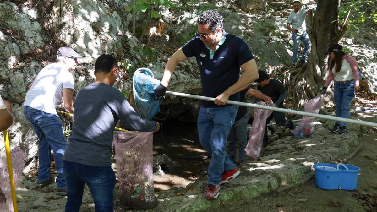 Ayuntamiento llama a cuidar los cenotes de Cancun