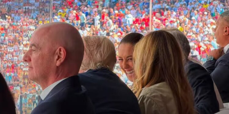 Captan conversación entre Claudia Sheinbaum, Donald y Melania Trump durante final del mundial 2026