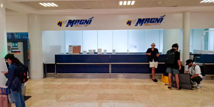 Magnicharters arrastra adeudos con organismos empresariales en Quintana Roo