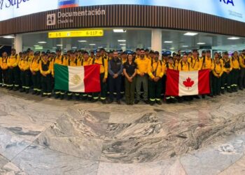 Mexico envia 104 especialistas a Canada para combatir incendios forestales