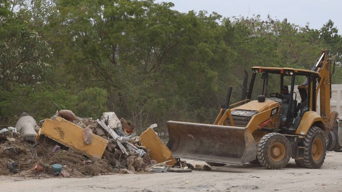 Atienden reportes de limpieza de espacios públicos en Cancún