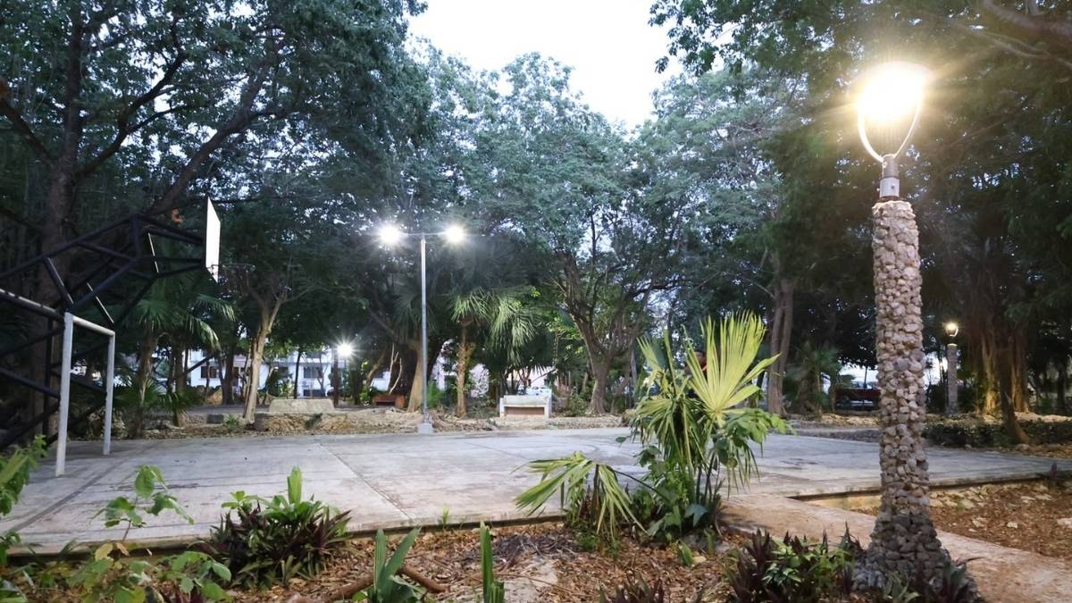 Supervisan los trabajos en el Parque Aurora