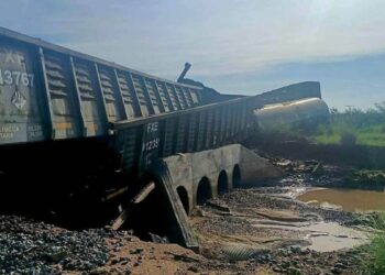 Tren de Ferromex se descarrila en Sonora y derrama 59 mil litros de quimico Profepa investiga daños ambientales