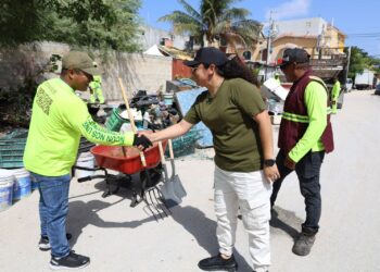 Dirección general de Servicios Públicos realizan jornada de limpieza y descacharrización en Cancún