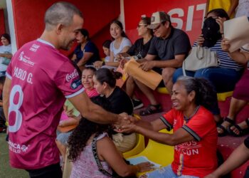 Abanderan a los Pioneros Cancún Sub-13 que participarán en el Torneo de la Liga Nacional Juvenil de la Categoría Sub-1 en CDMX