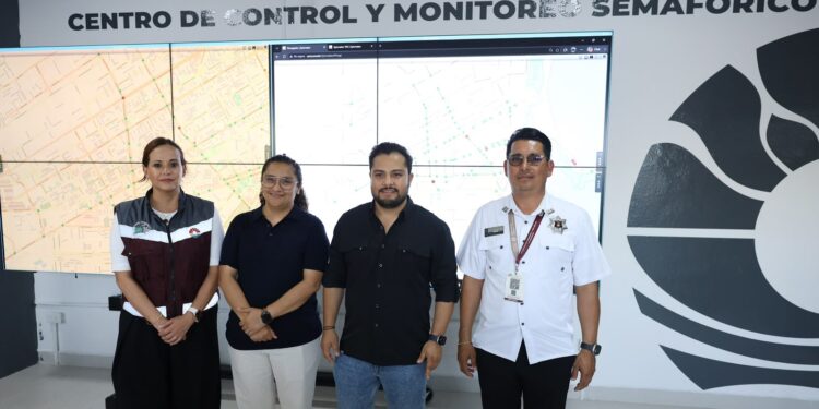 Mantienen supervisión permanente de la red de semáforos en Cancún