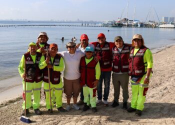 Ayuntamiento mantiene limpieza permanente para reservar las playas públicas de Cancún