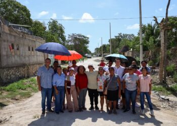 Ayuntamiento de Benito Juárez recorren la Colonia El Milagro para dar seguimiento a gestiones de la CFE