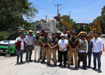 Realizan erradicación de un basurero clandestino en la Supermanzana 217 de Cancún