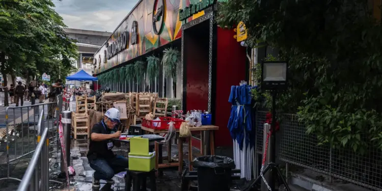 Incendio en un bar de Bangkok deja 27 muertos