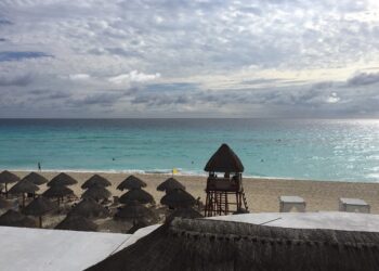 Clima en Cancún: jueves de cielo nublado y ambiente caluroso