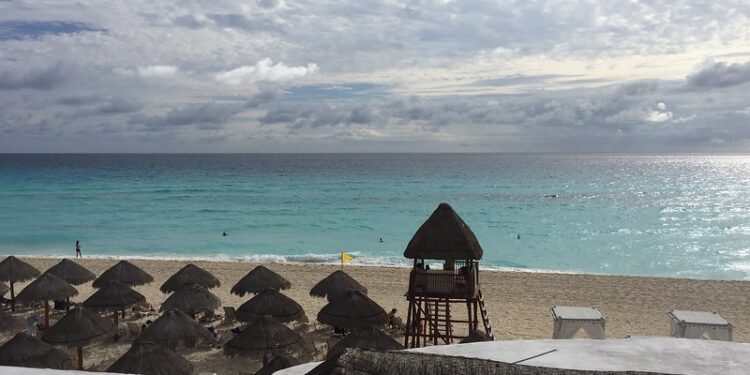 Clima en Cancún: jueves de cielo nublado y ambiente caluroso