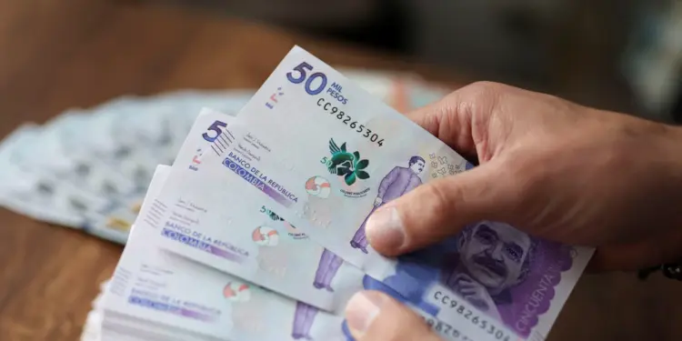 El salario mínimo de 2027 tendría un aumento moderado en Colombia