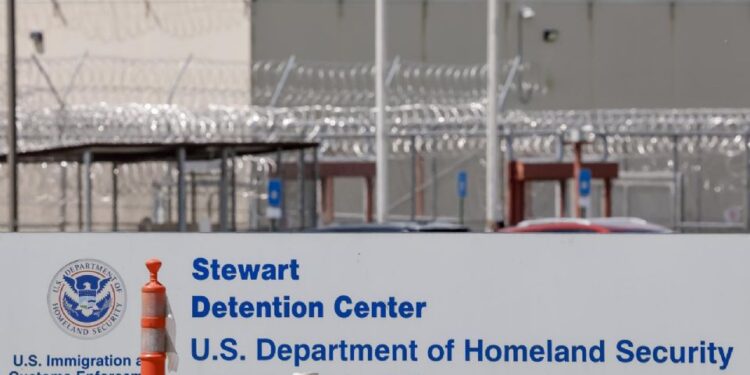 Muertes de mexicanos en EU: mexicano con leucemia fallece bajo custodia de ICE en Georgia