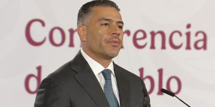 Harfuch señala que “R1” ordenó y financió asesinato de Carlos Manzo por conflicto con “Los Rs”