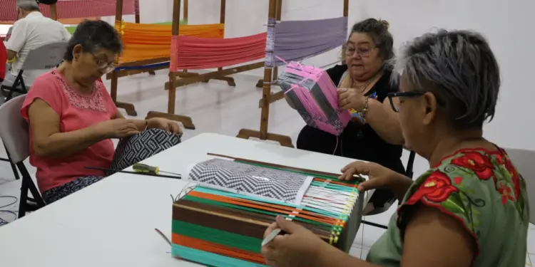 Fortalece DIF Benito Juárez bienestar de las personas adultas mayores