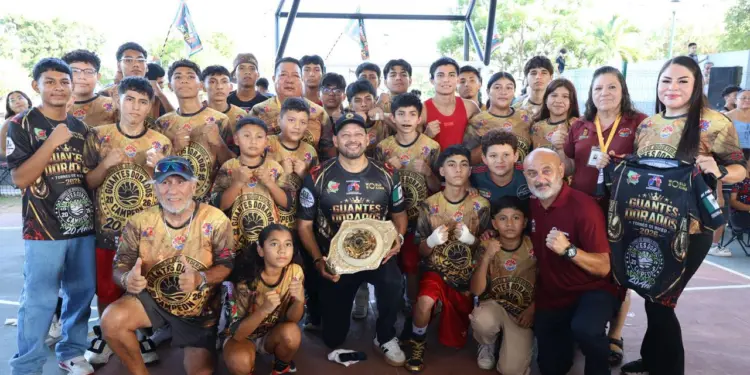 Exitosa celebración de 20 años del torneo de box “Guantes Dorados 2026”