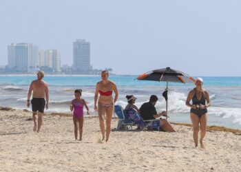 Impulsa Ayuntamiento de BJ acciones permanentes para preservar playas de Cancún