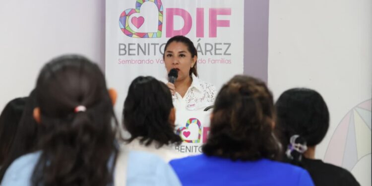 Entrega DIF Benito Juárez constancias a graduadas de los CDC